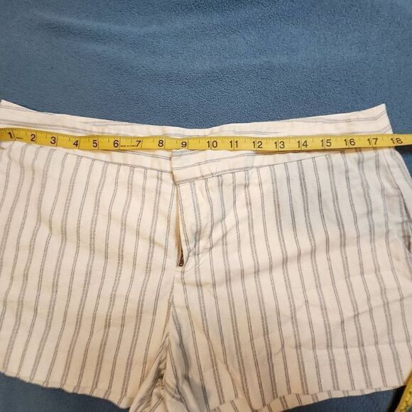 Joie white and Grey shorts Women's Size 12 - Picture 5 of 7